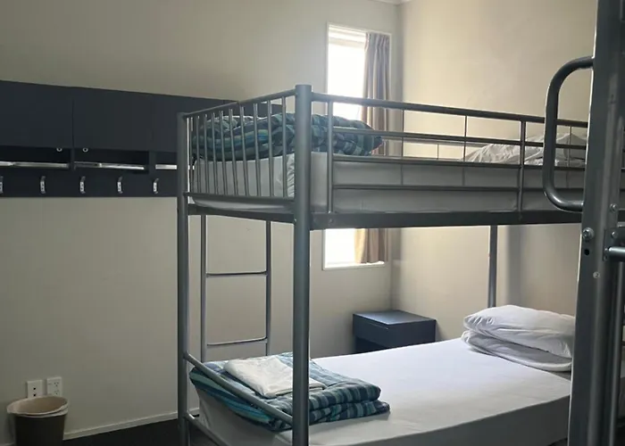 Nomads Capital Backpackers - Wellington (Adults Only)