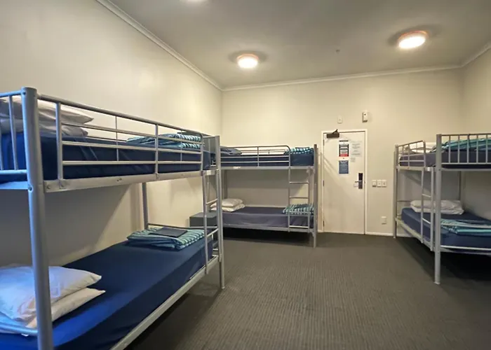 Nomads Capital Backpackers - Wellington (Adults Only)